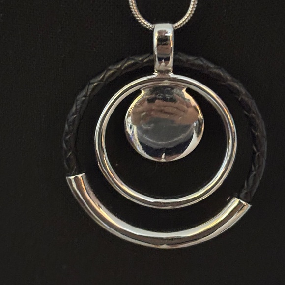 WHBM Silver Tone Black Leather & Crystal Pendant Necklace 32”+4” - Picture 3 of 9